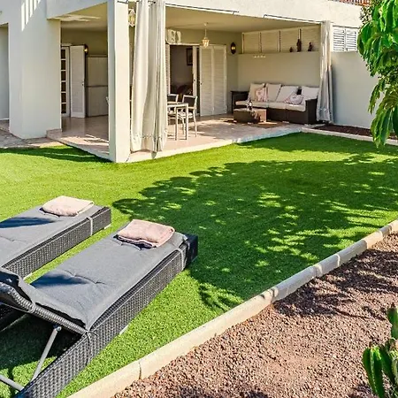 Mango * Costa Adeje (Tenerife)